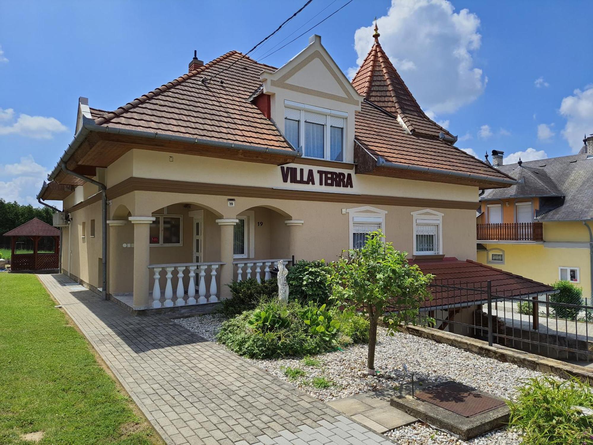 Villa Terra Hévíz Exteriör bild